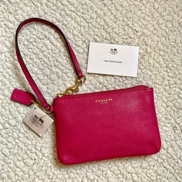 NWT COACH 49377 SAFFIANO LEATHER PINK WRISTLET - Picture 7 of 13